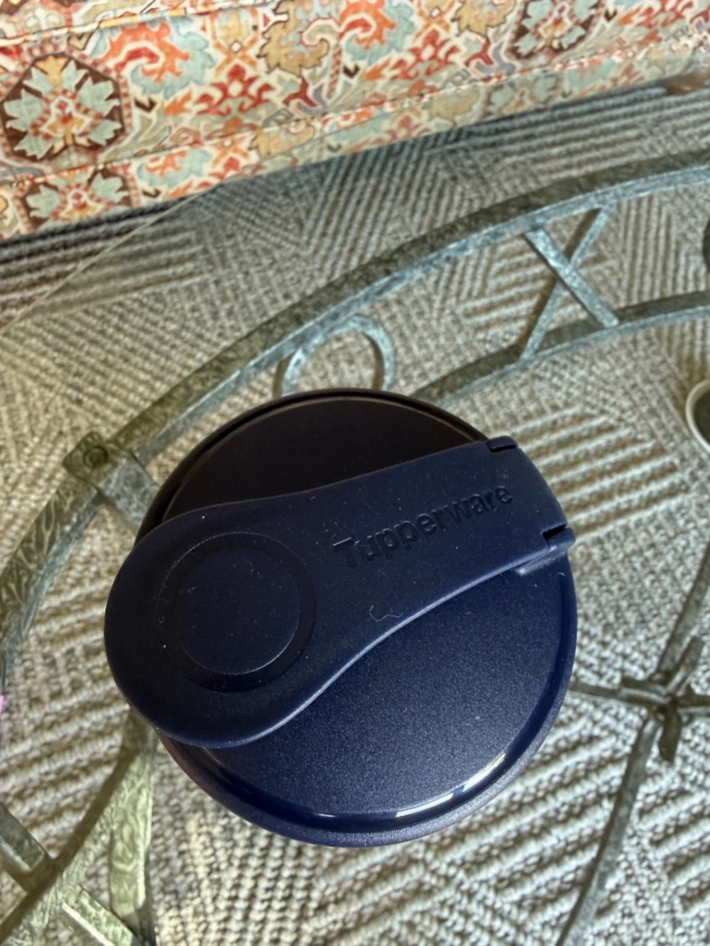 Tupperware Quick Shake Container - Picture 2 of 7